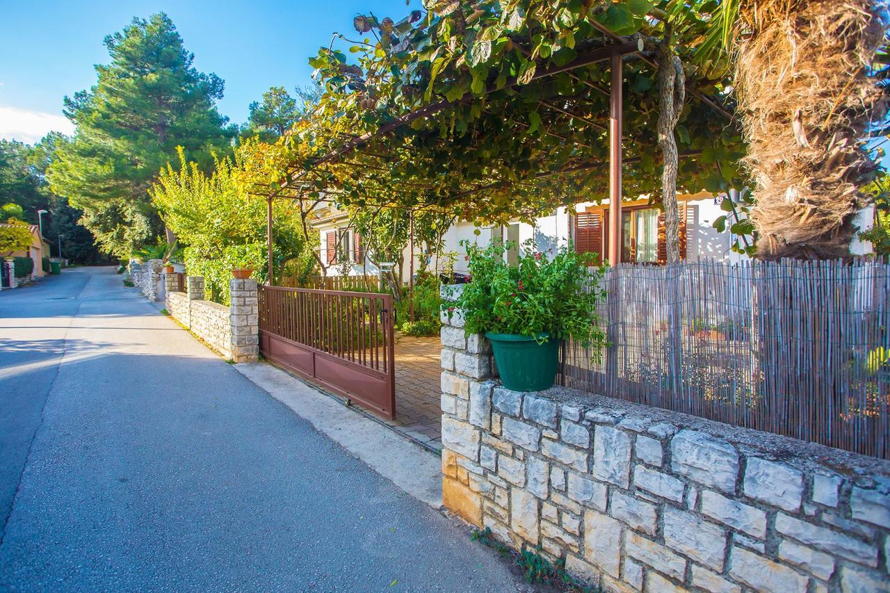 App. Fiorela Hotel Poreč Exterior foto