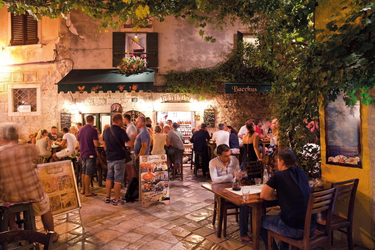 App. Fiorela Hotel Poreč Exterior foto